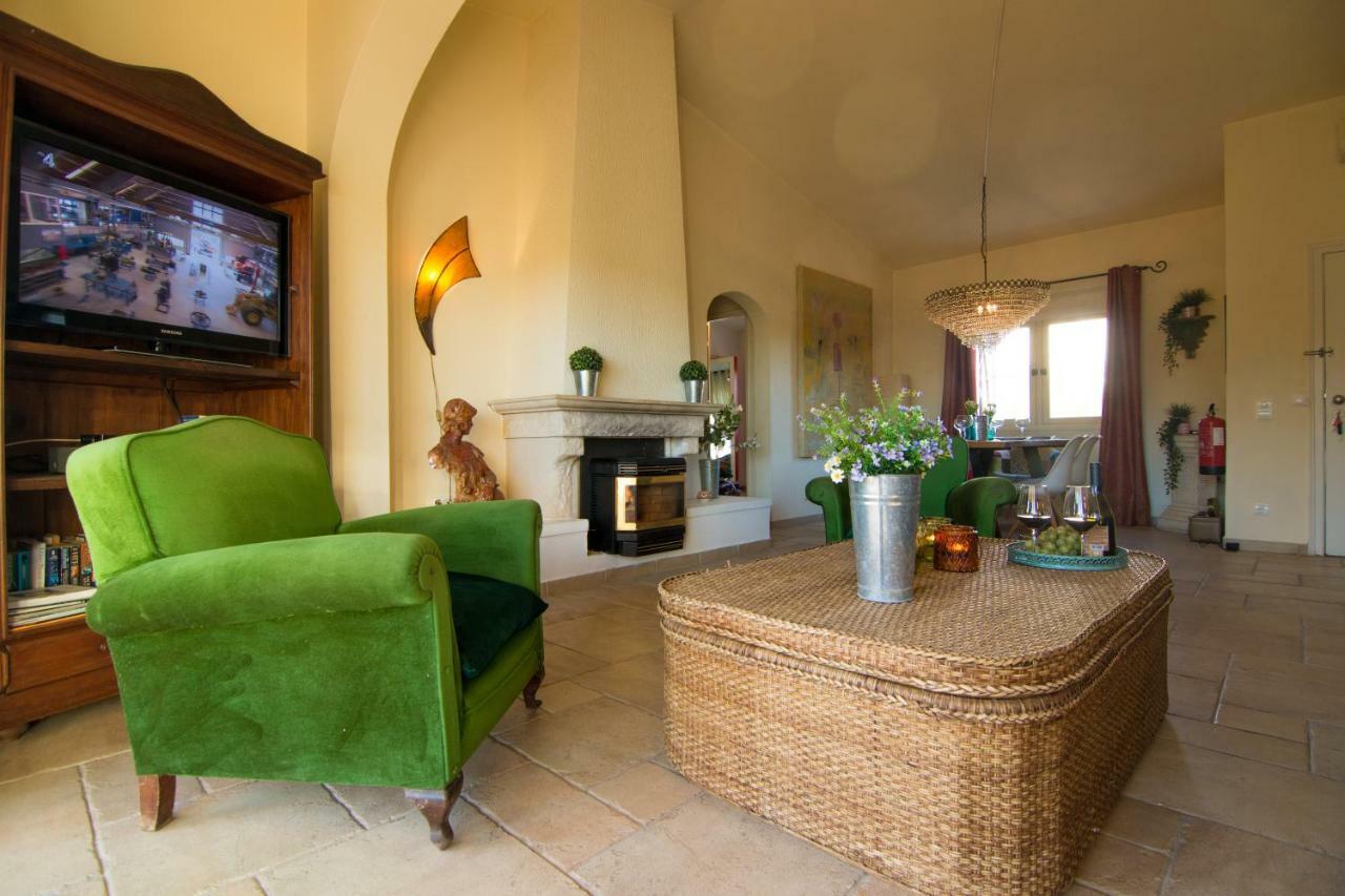 Yvonne,private Pool,private Parking 1,7 Km From The Beatch Villa *