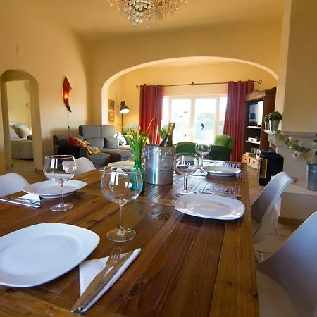 Villa Yvonne,Private Pool,Private Parking 1,7 Km From The Beatch Albufeira Exterior photo