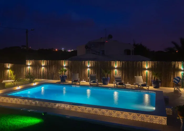 Villa Yvonne,Private Pool,Private Parking 1,7 Km From The Beatch